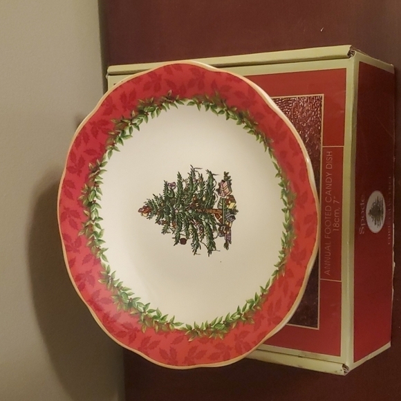 Spode Christmas Tree Annual Footed Candy Dish 7 Inches Wide - Picture 1 of 4